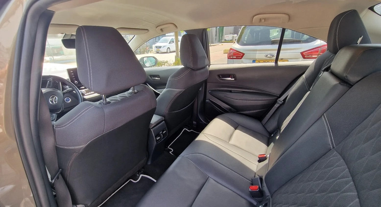 Toyota Corolla cena 81000 przebieg: 115000, rok produkcji 2020 z Góra małe 407